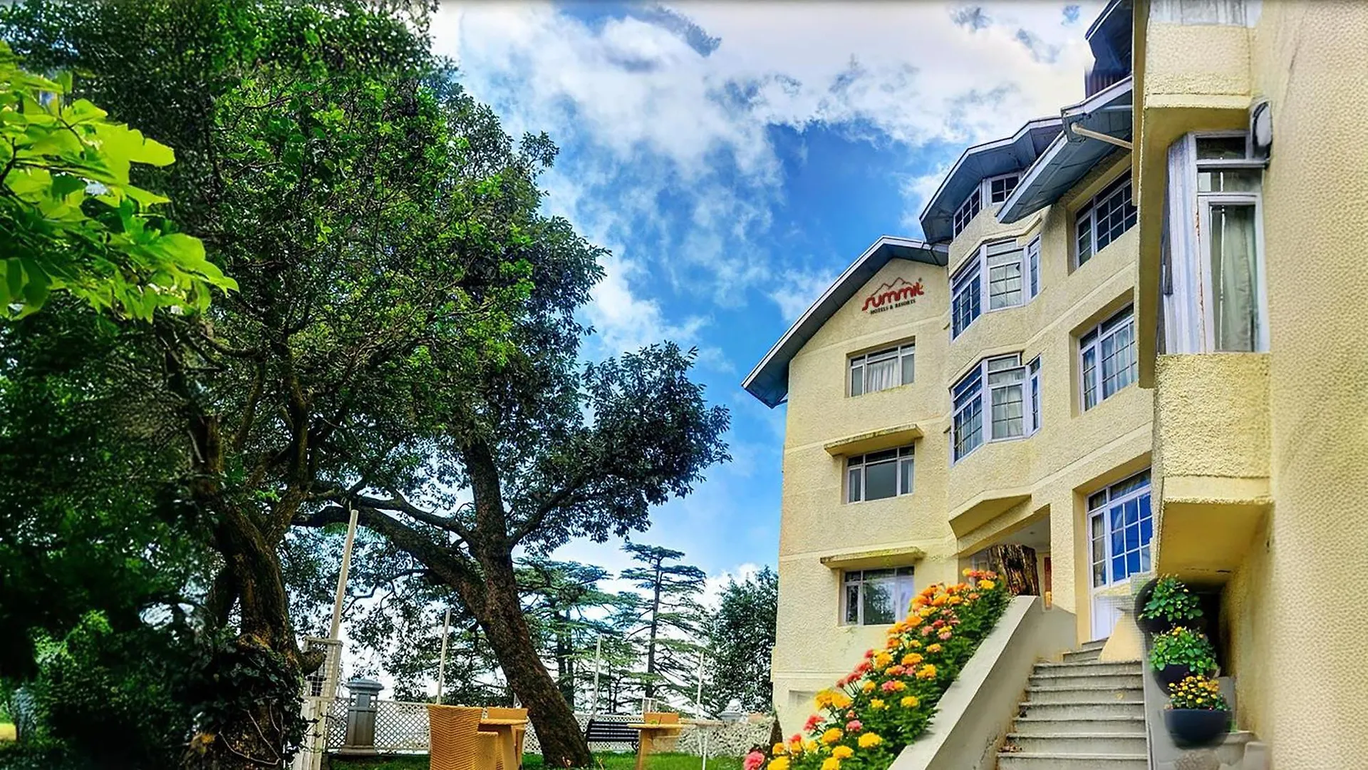 Summit Le Royale Hotel, Shimla contacts